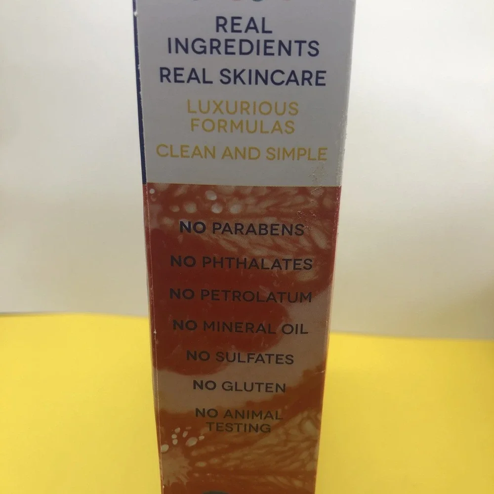 New Earth to Skin Super Fruits Starter Box Set Day & Eye Cream, Cleanser, Mask